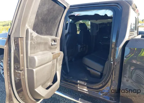 2021 Chevrolet Silverado 1500 4Wd Short Bed Rst z USA, uszkodzony, nr VIN 3GCUYEED2MG295185